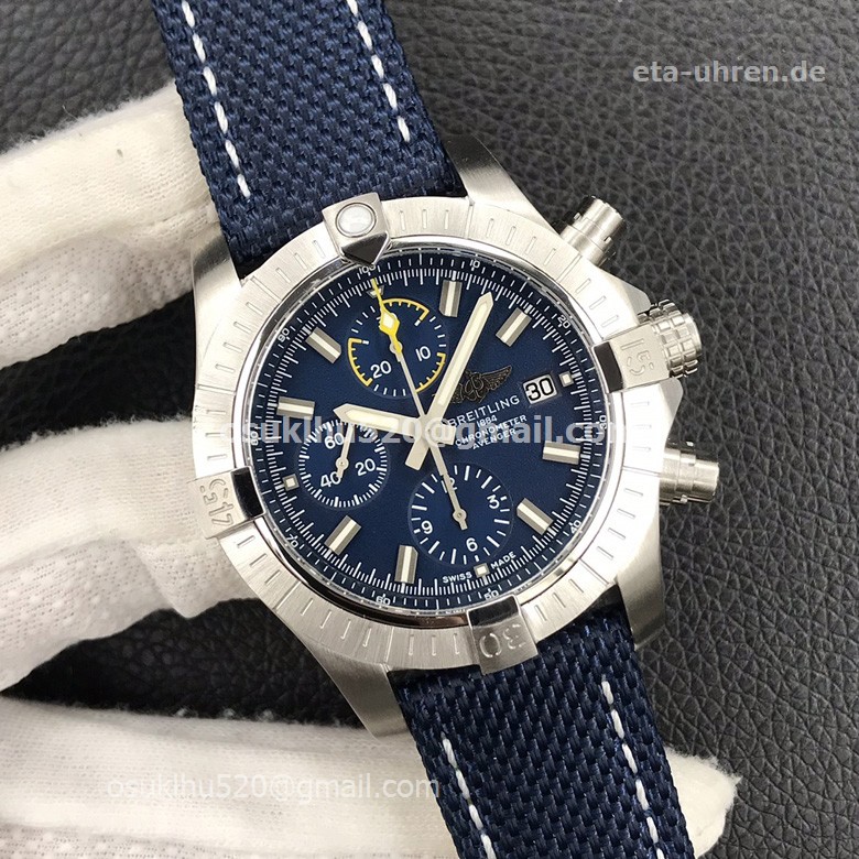 Breitling Avenger Chronograph Edelstahl Blau und Gelb Nylonband
