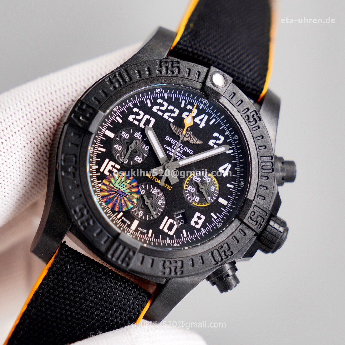 Breitling Avenger Hurricane Chronometre Polycarbonate Nylon und gelbes Kautschukband