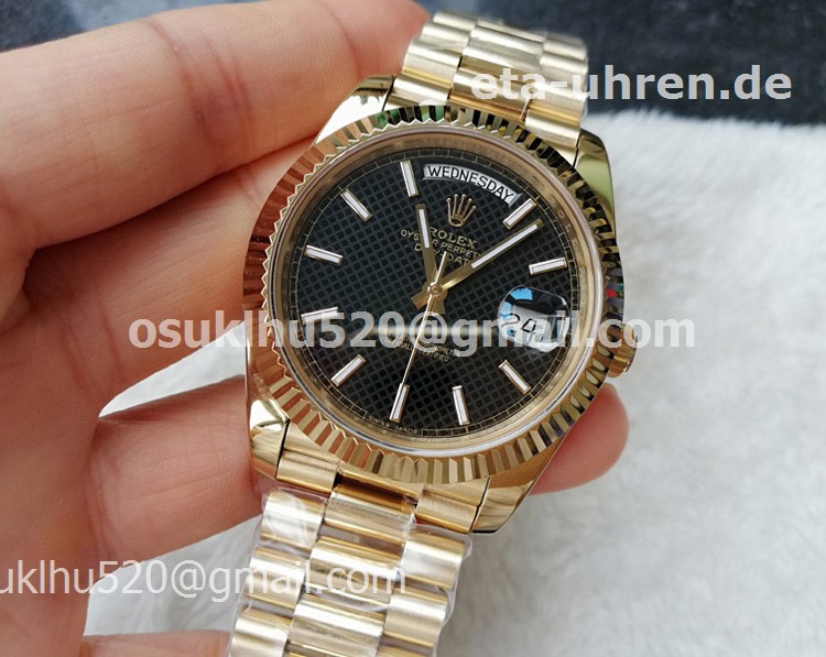 Rolex Day-Date II Gelbes Gold Black Diagonal Index Face