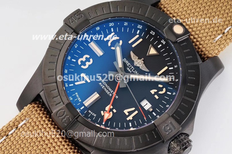 Breitling Avenger GMT 45mm Black Steel Braunes Nylonband