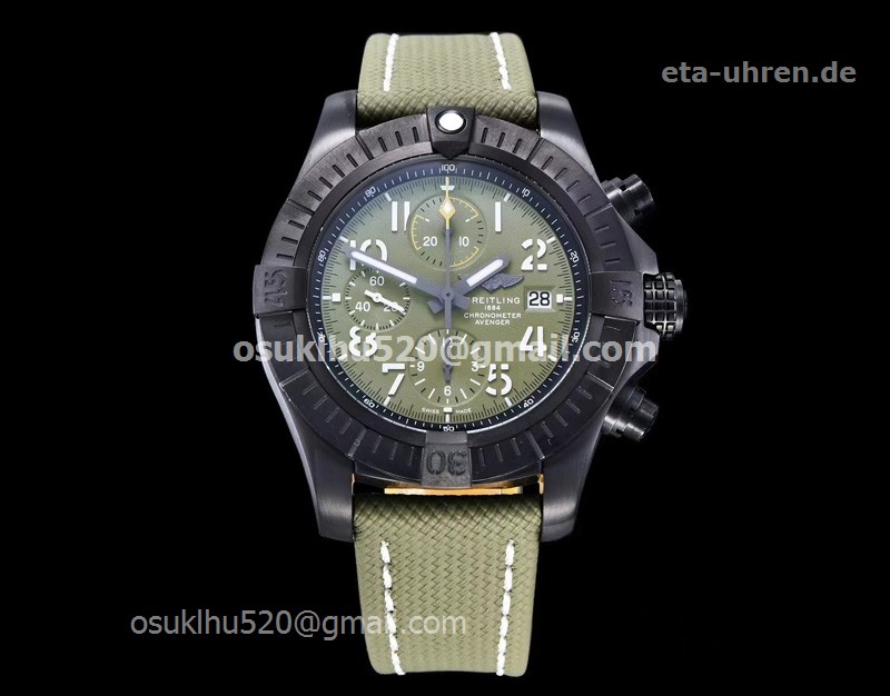 Breitling Avenger Chronograph 45 Night Mission Black steel Army Green