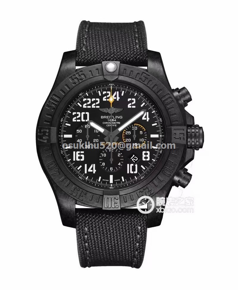 Breitling Avenger Hurricane XB0180 Kohlefaser 45 Superleichte Uhr