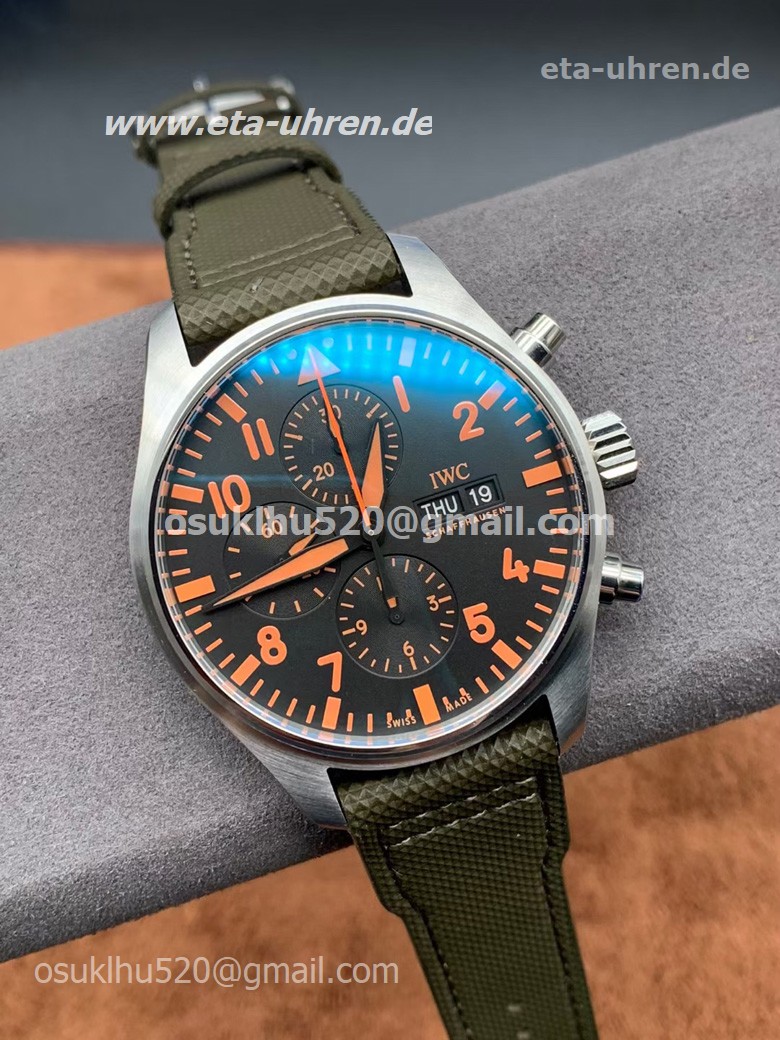 IWC Pilot's Watch Orange Chronograph IW377730 grünes Band
