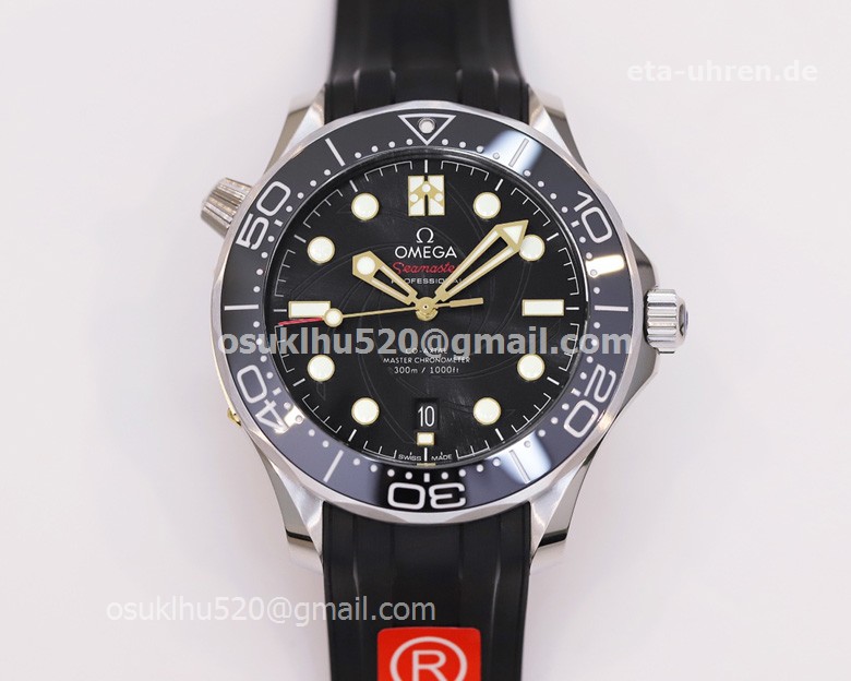 Omega Seamaster Diver 300m James Bond Keramik Zifferblatt Gummiband